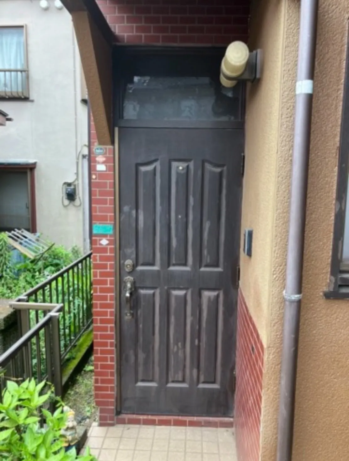 新しい玄関ドアのデザインをお探しですか？